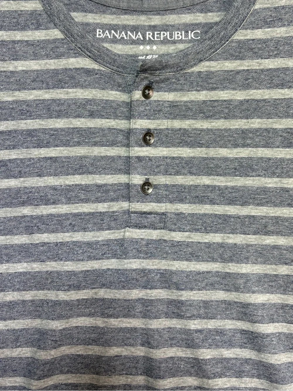 Banana Republic Men's Gray and White Vintage Fit Striped Short-Sleeve Henley